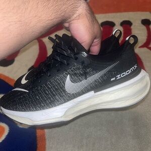 MENS NIKE ZOOM INVINCIBLE 3 SIZE 10 (USED CONDITION)